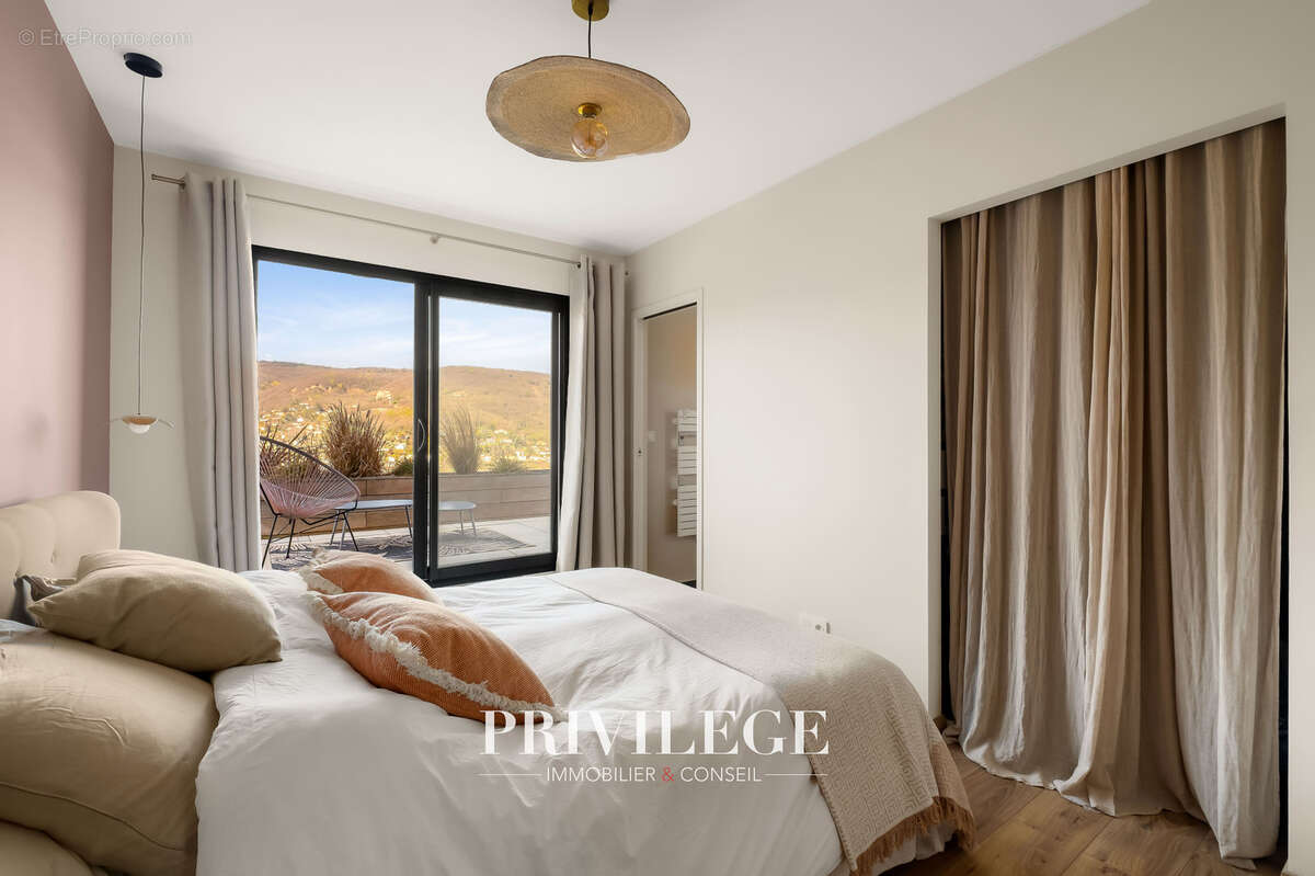 Maison à ROCHETAILLEE-SUR-SAONE