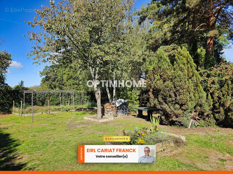 Maison à SAINT-ETIENNE-DE-FURSAC