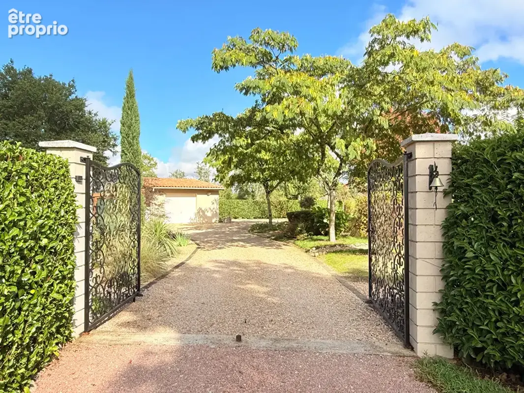 Une maison à partager, chacun chez soi : quatre chambres et deux espaces de vie avec accès et jardins privatifs - photo 5