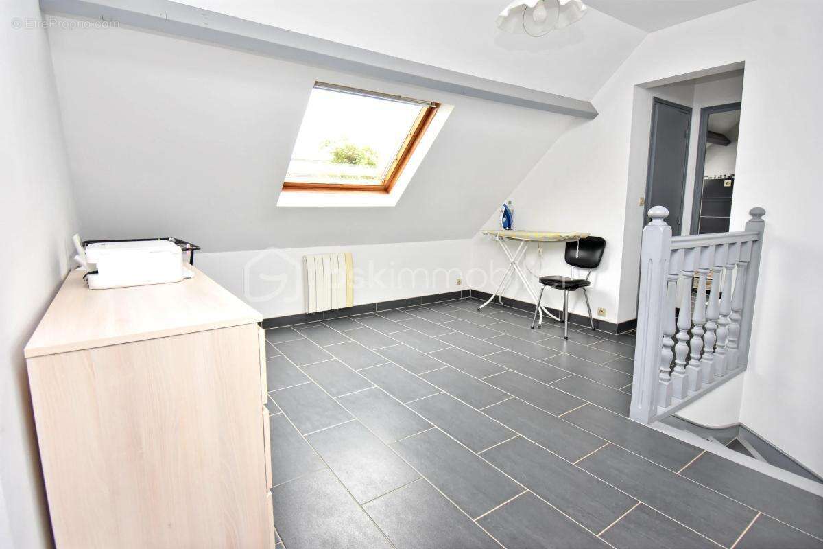 ORMESSON-SUR-MARNE - Maison familiale 135m² - 4 chambres - Jardin & double garage - - photo 9