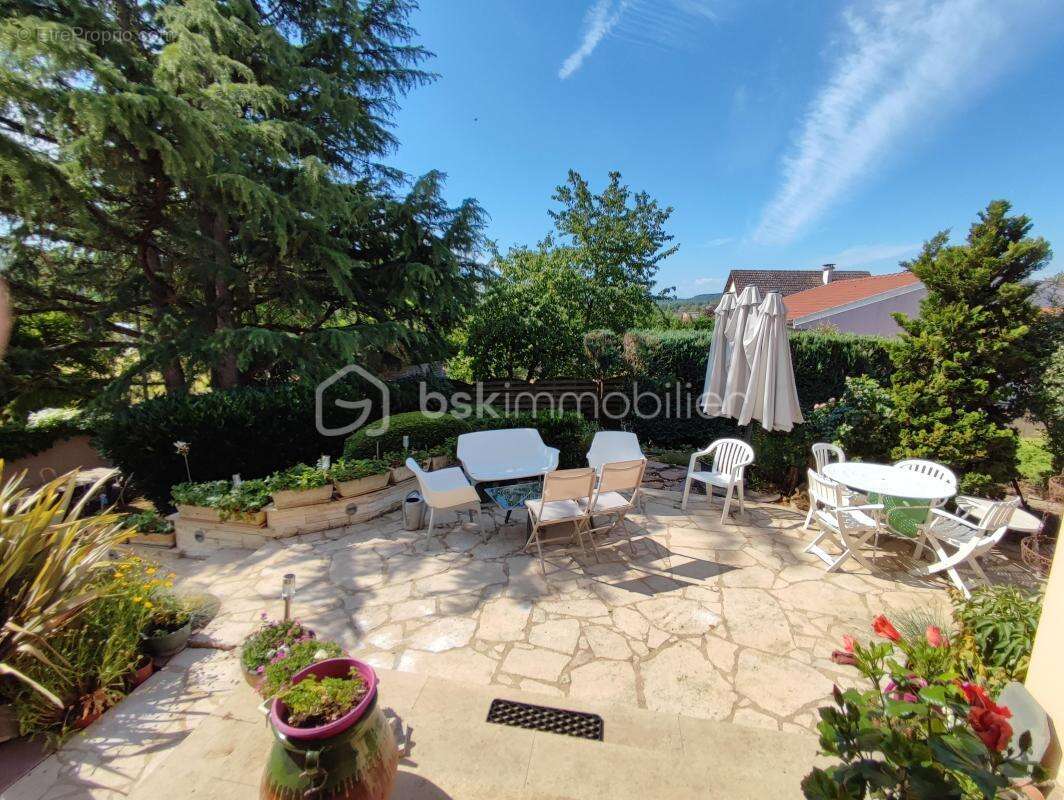 Pavillon sur sous-sol total de 234 m² sur 880 m² de jardin - photo 4