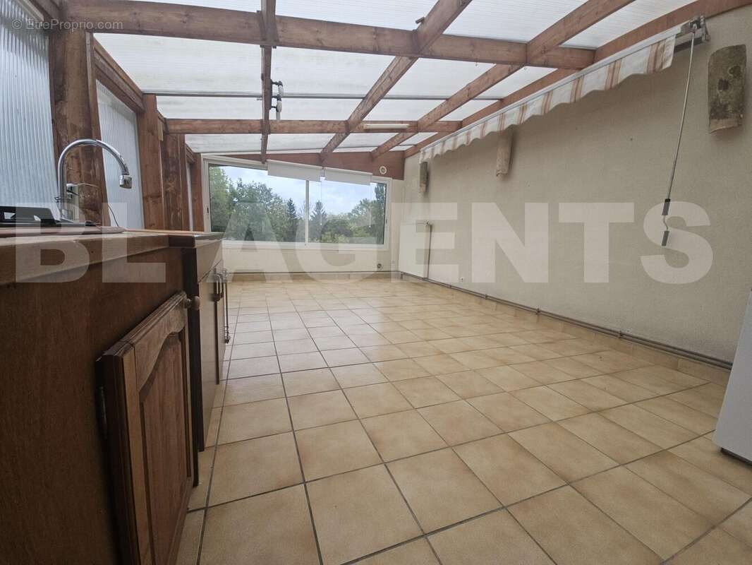 20250921_153311 - Maison à VOUZIERS