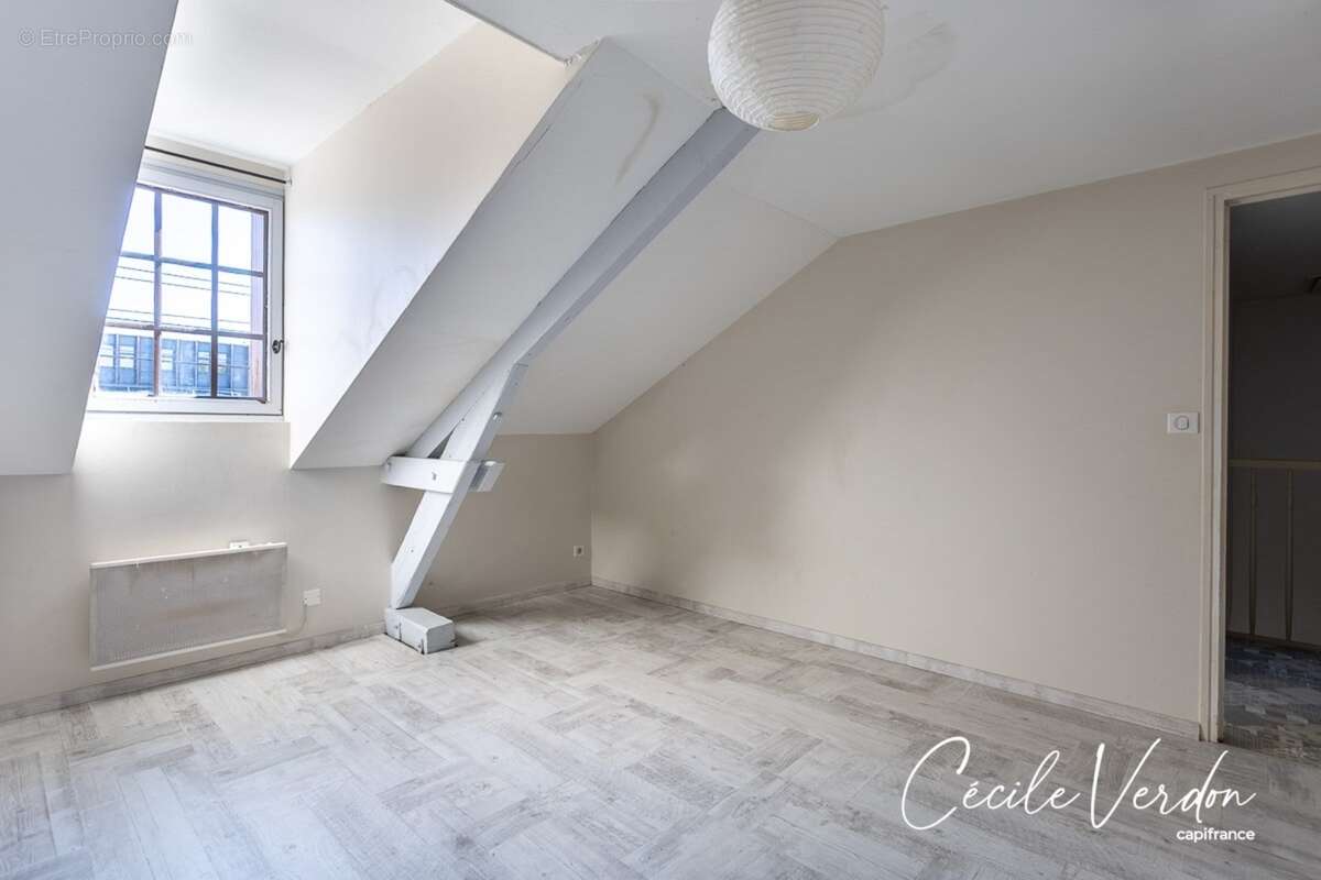 Maison à vendre 5 pièces, garage moto, Bergerac 4 chambres sur 257 m2 de terrain - photo 17
