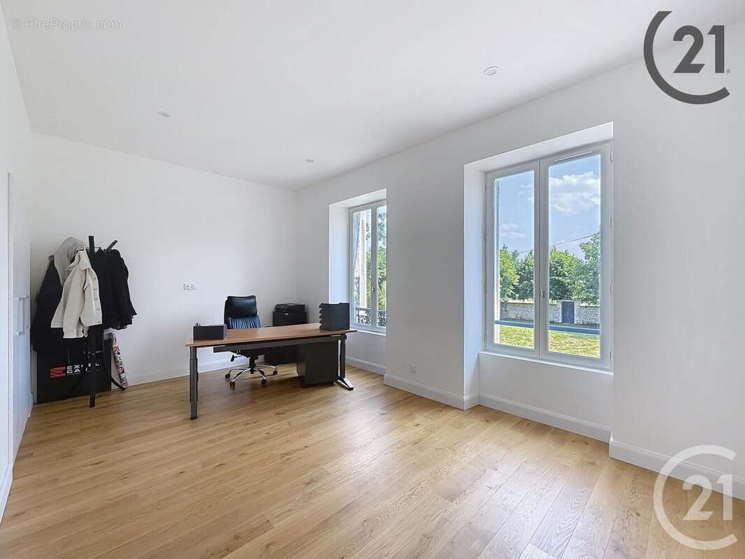 Maison à CHAMPS-SUR-YONNE