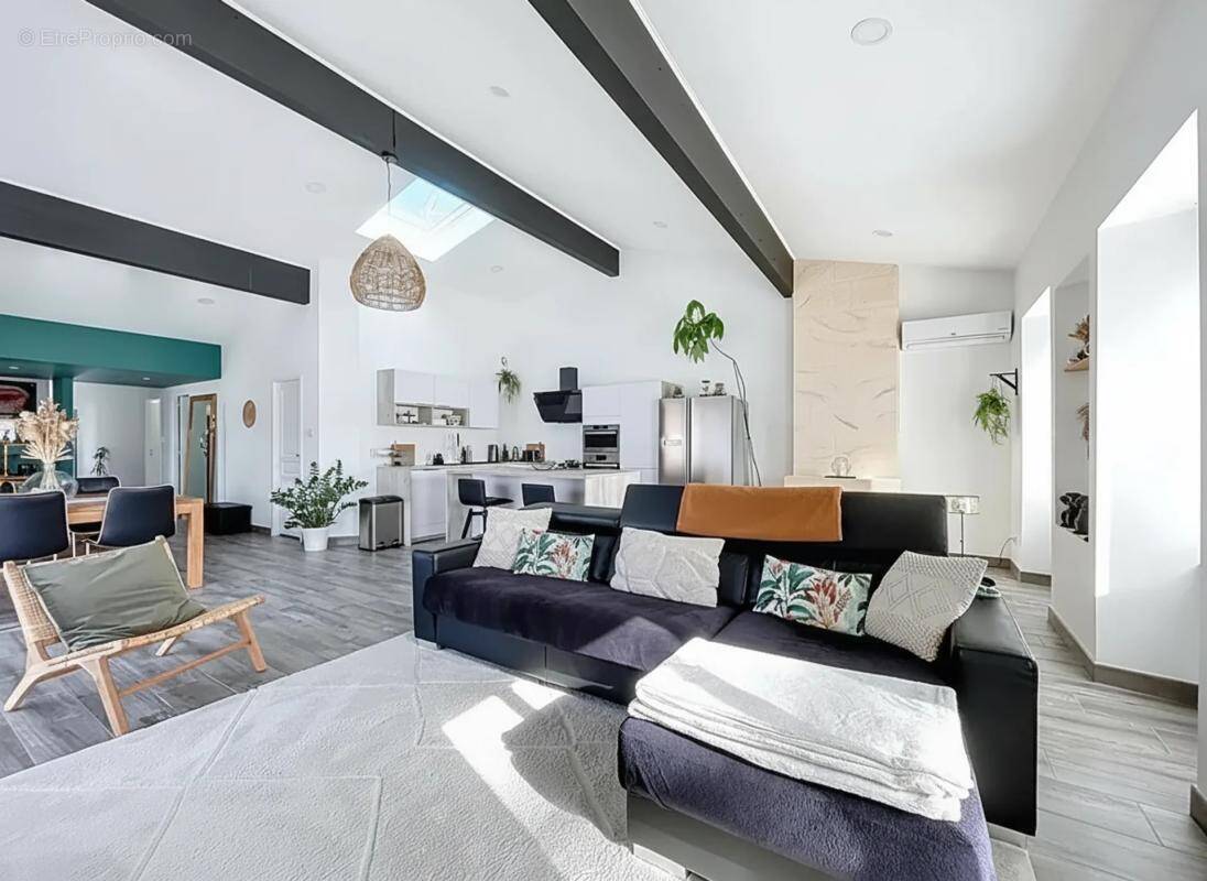 Maison à BLANQUEFORT