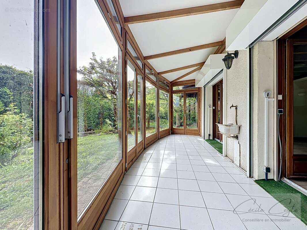 LA TRONCHE, Proche Hôpital, Maison familiale avec 5 chambres - photo 3