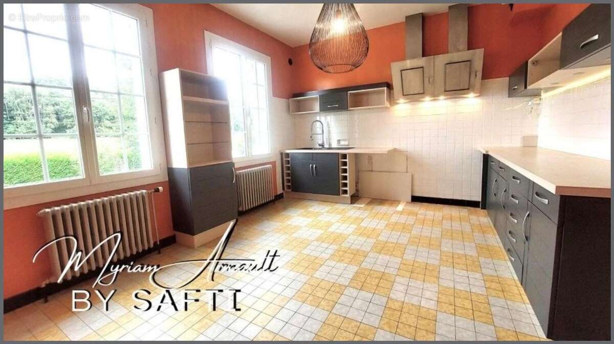 Photo 8 - Maison à SAINT-LAURENT-LES-EGLISES