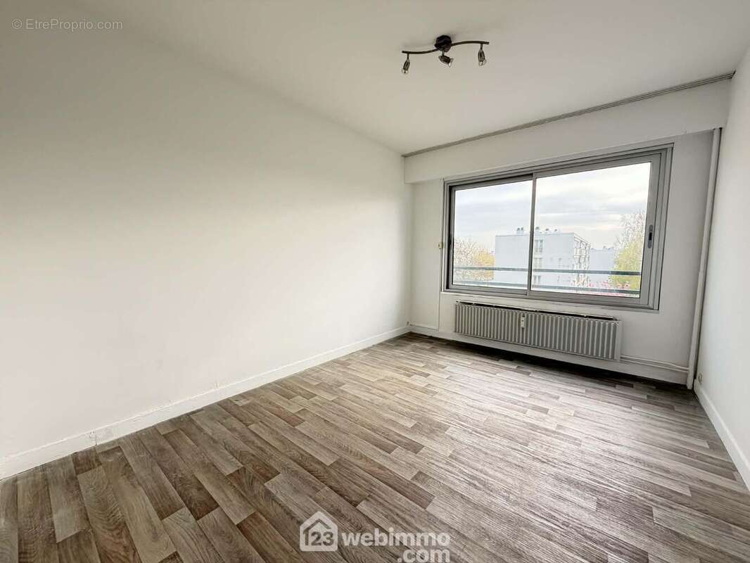 La première chambre de 12 m² - Appartement à LAON