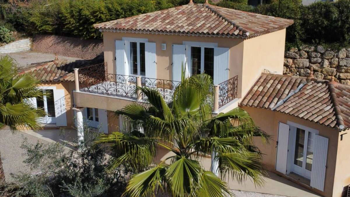 Nouveaute neoprovencale 5 p -157 m2 sur 1500 m2 de terrain- - photo 2