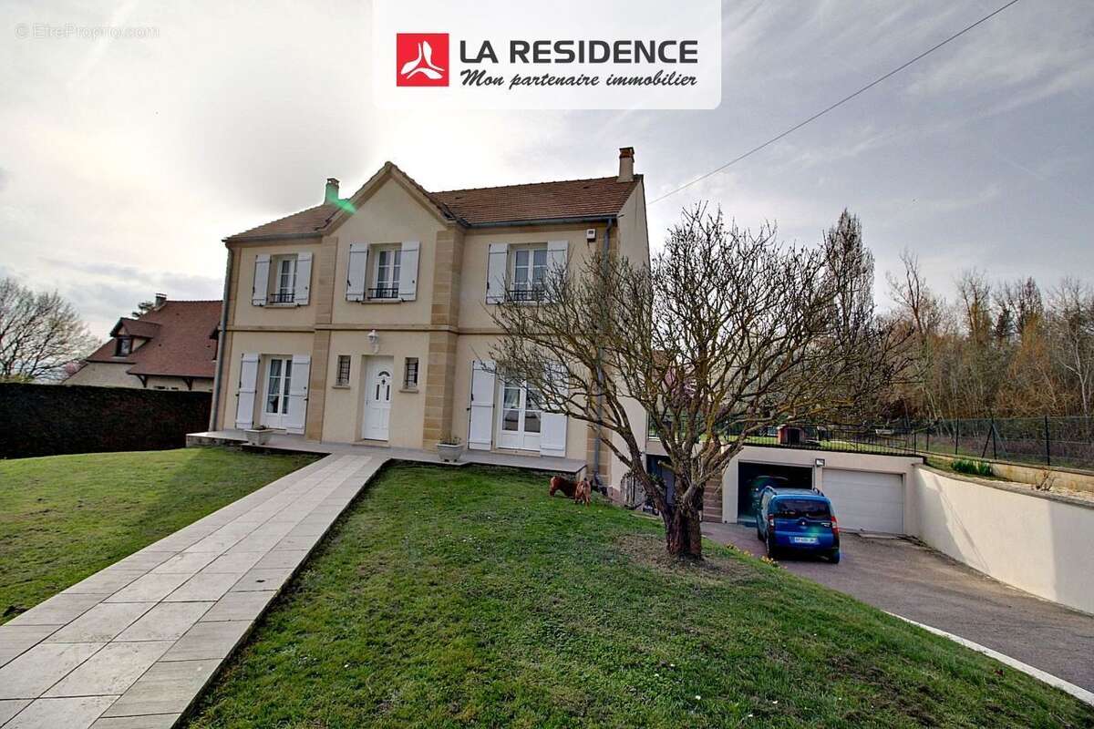 Maison à VAUX-SUR-SEINE