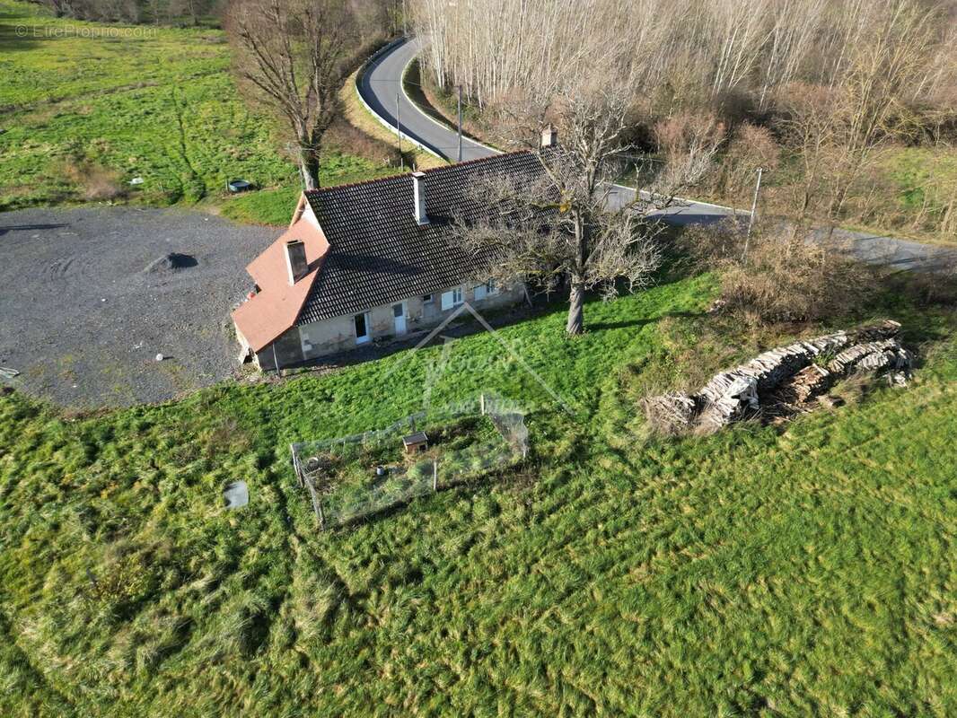 Maison à NEUILLY-LE-REAL