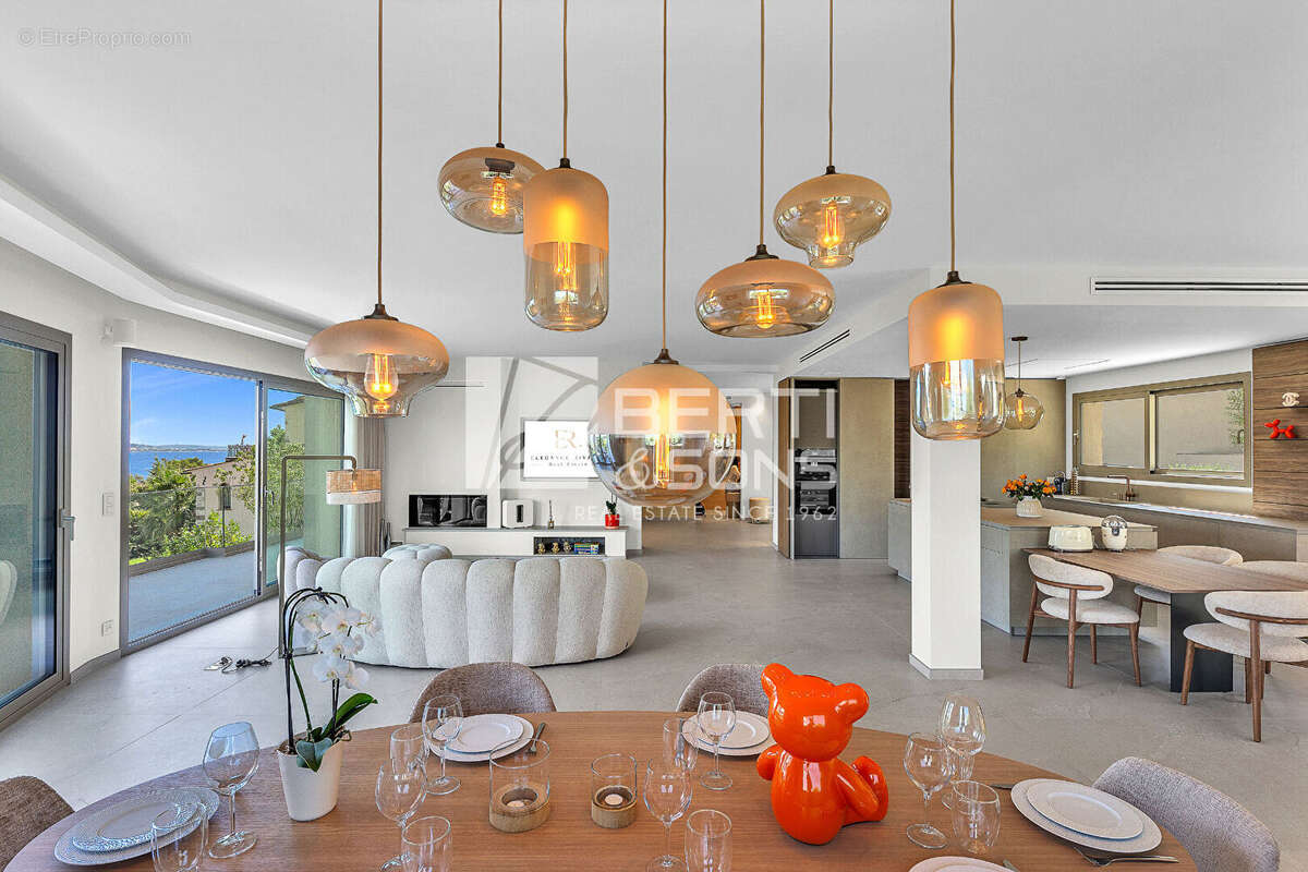 Maison à MANDELIEU-LA-NAPOULE