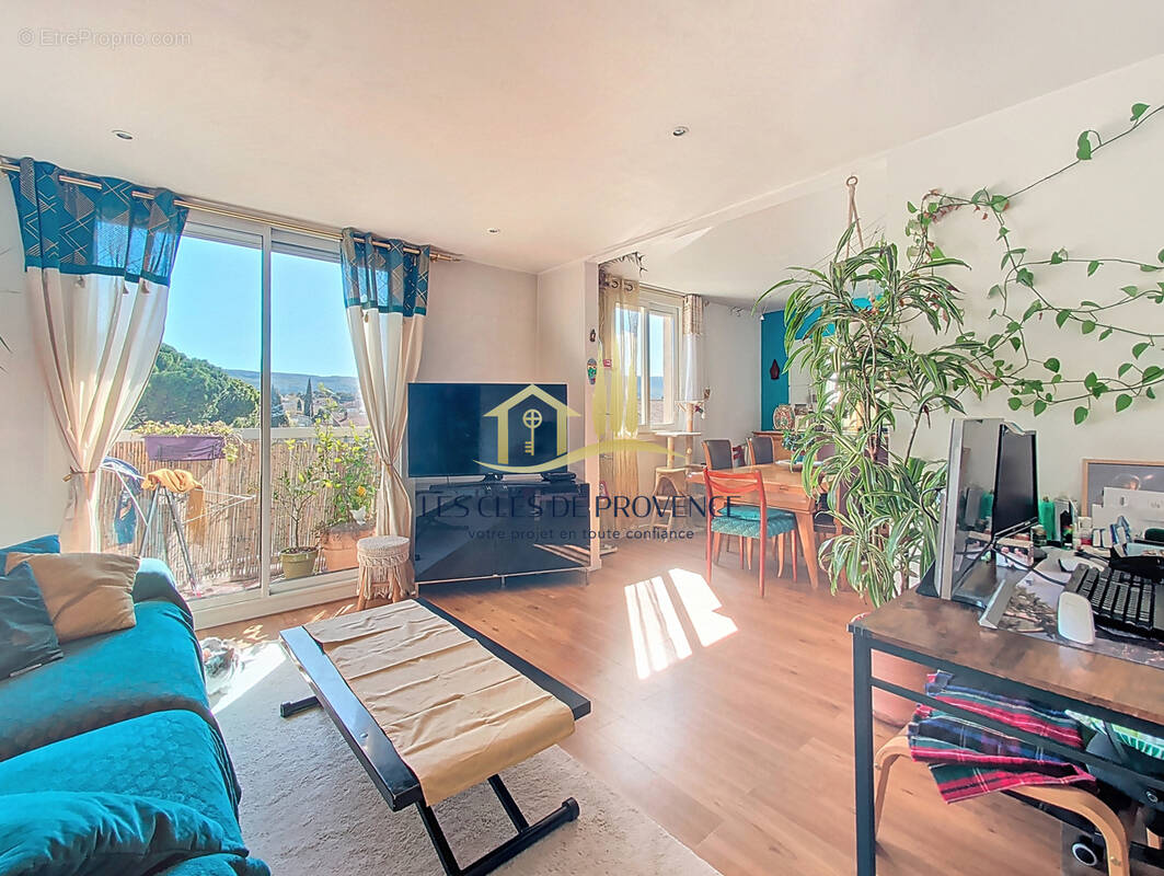 Appartement à ROGNAC