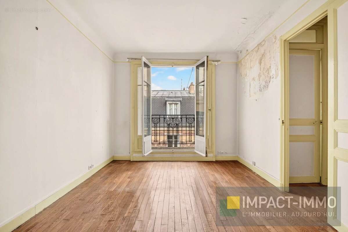 Appartement à COURBEVOIE