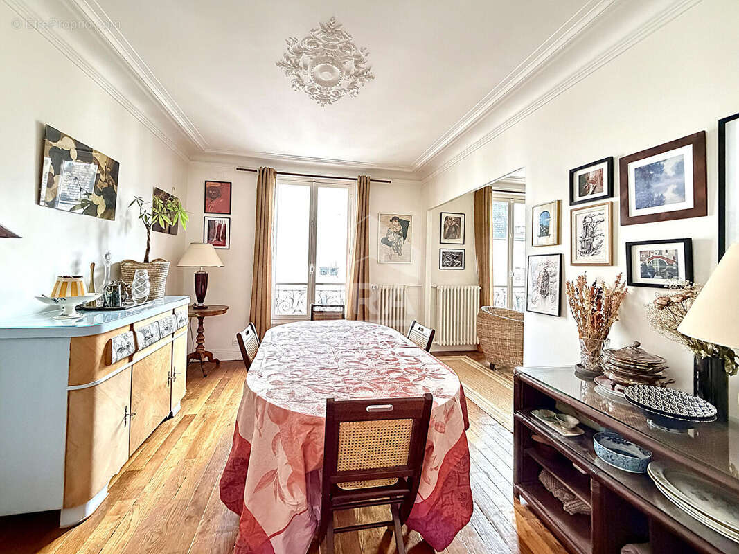 Appartement à NEUILLY-SUR-SEINE