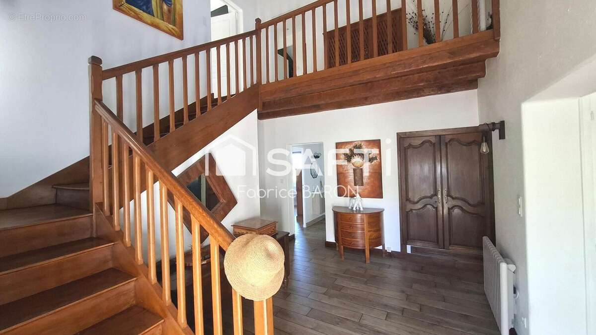 Maison 176 m² à Monthoiron  - photo 5