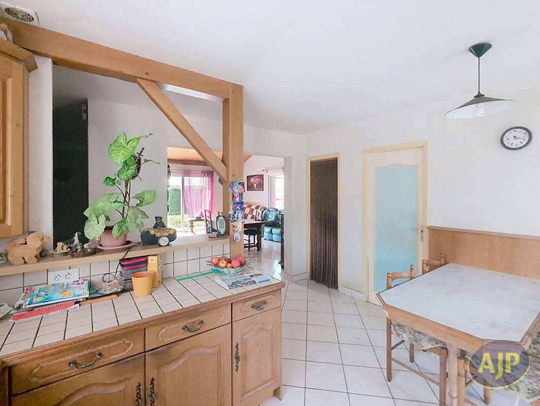 Maison à VIEILLEVIGNE