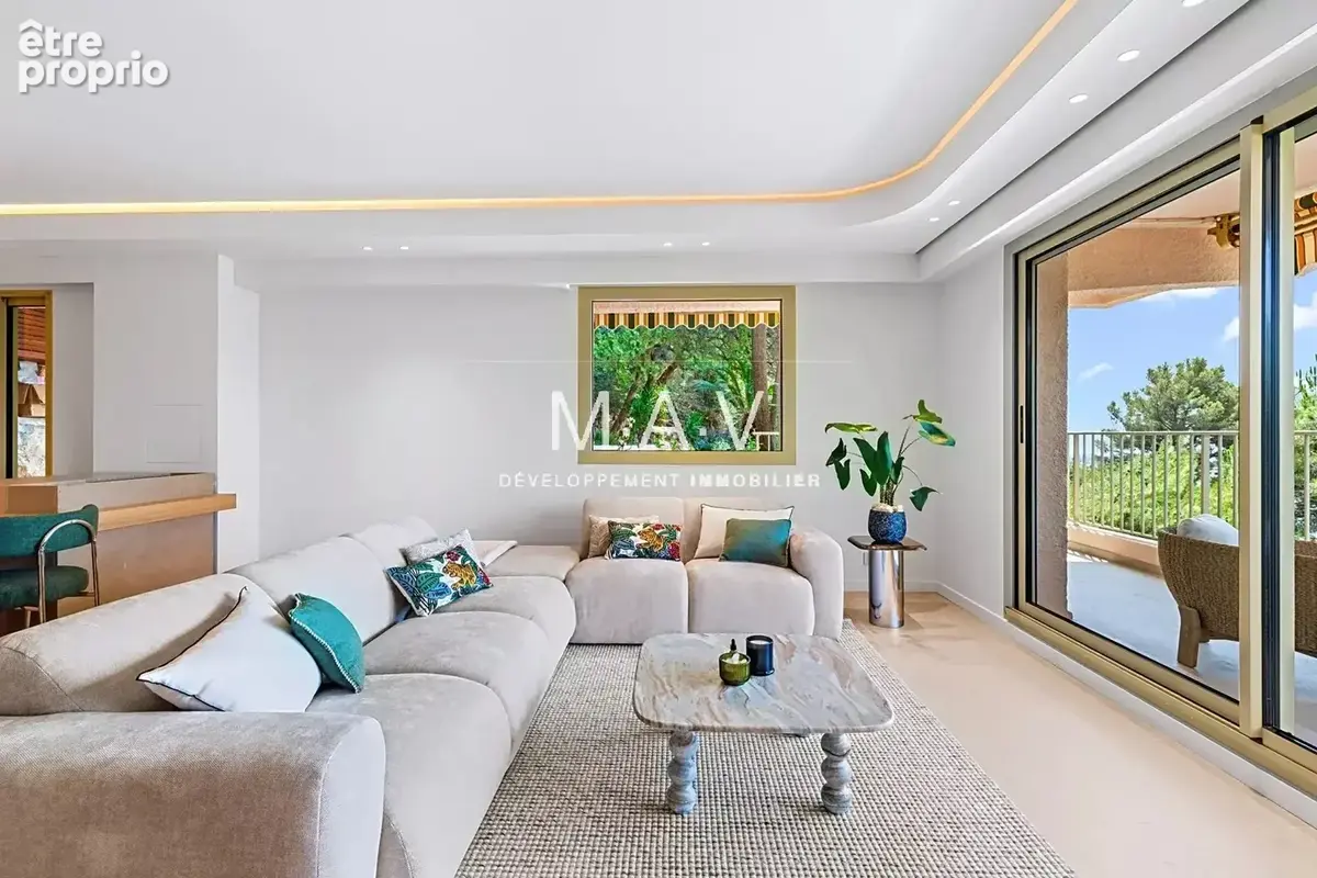 Villefranche-sur-mer/ appartement villa 3 pièces au calme luxueusement rénové terrasses jardin vue mer panoramique piscine - photo 8