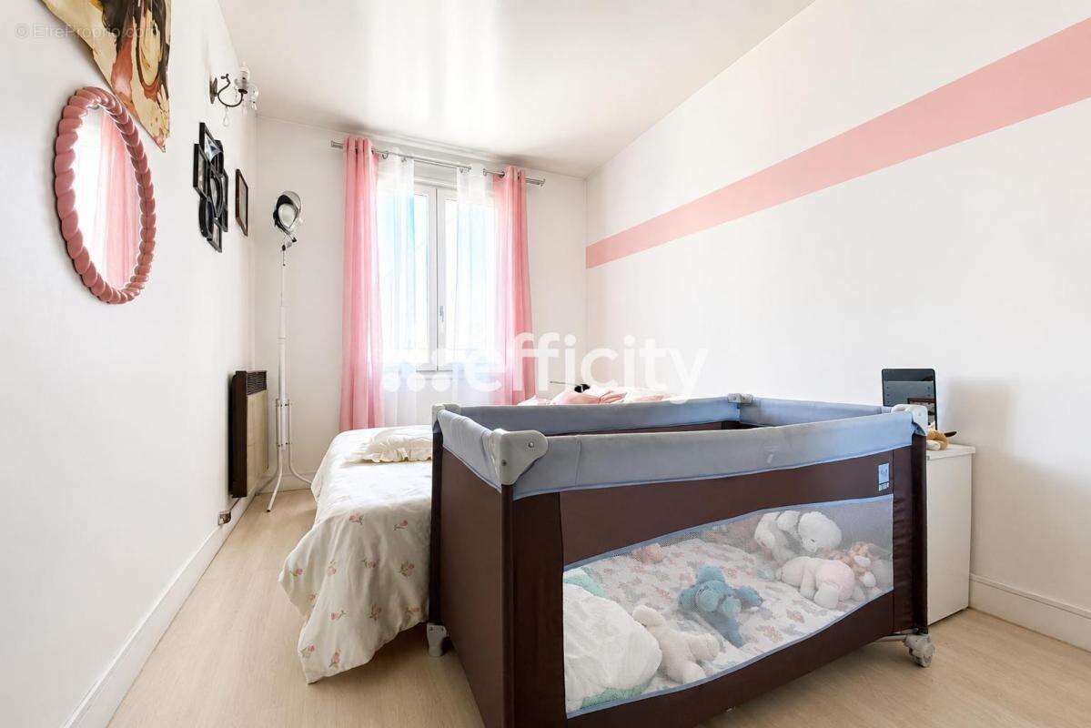 Maison 170 m² à Alfortville  - photo 10