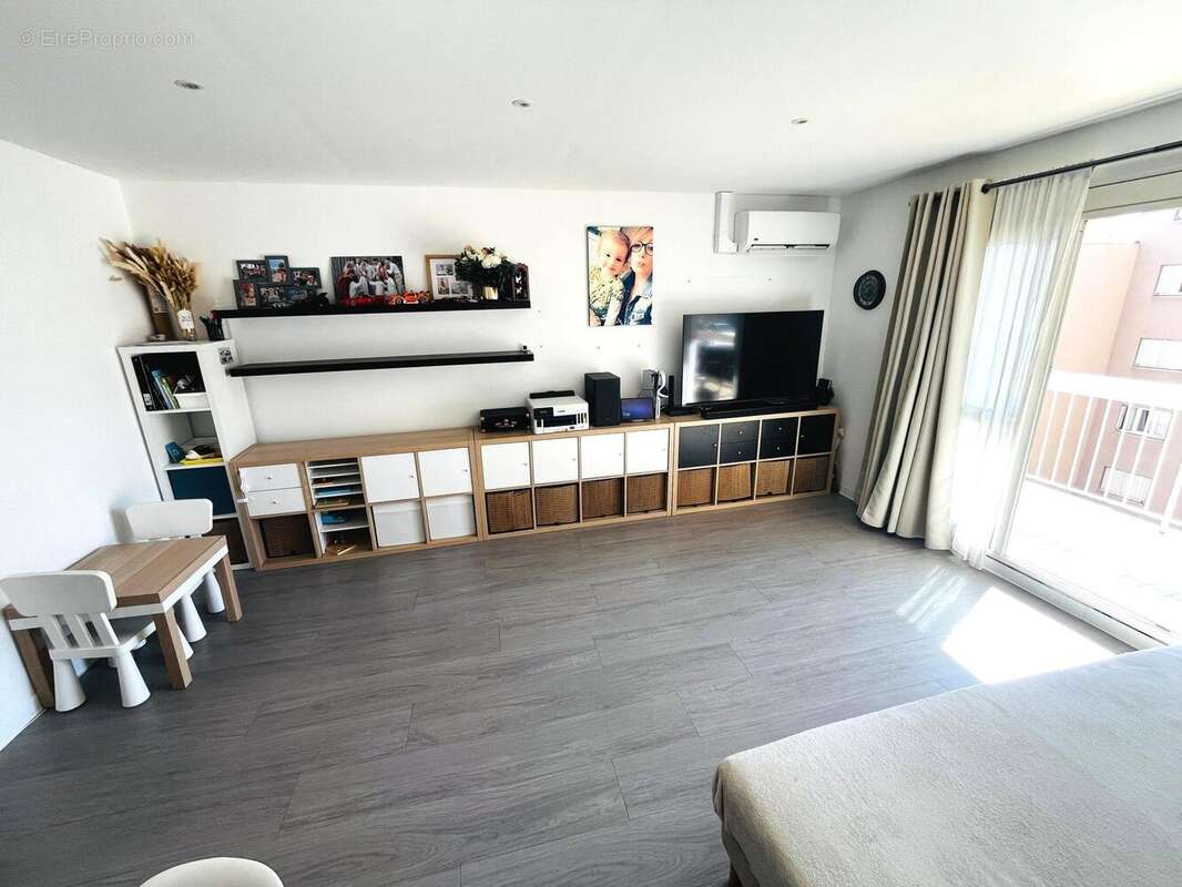 Appartement à SAINT-LAURENT-DU-VAR
