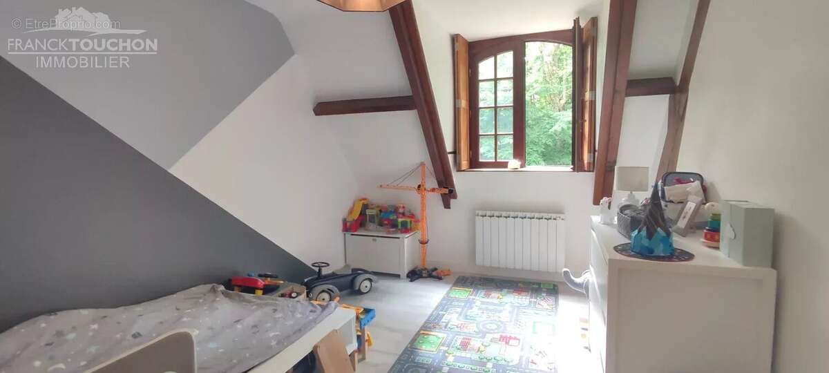 Maison à FERRIERES-EN-GATINAIS