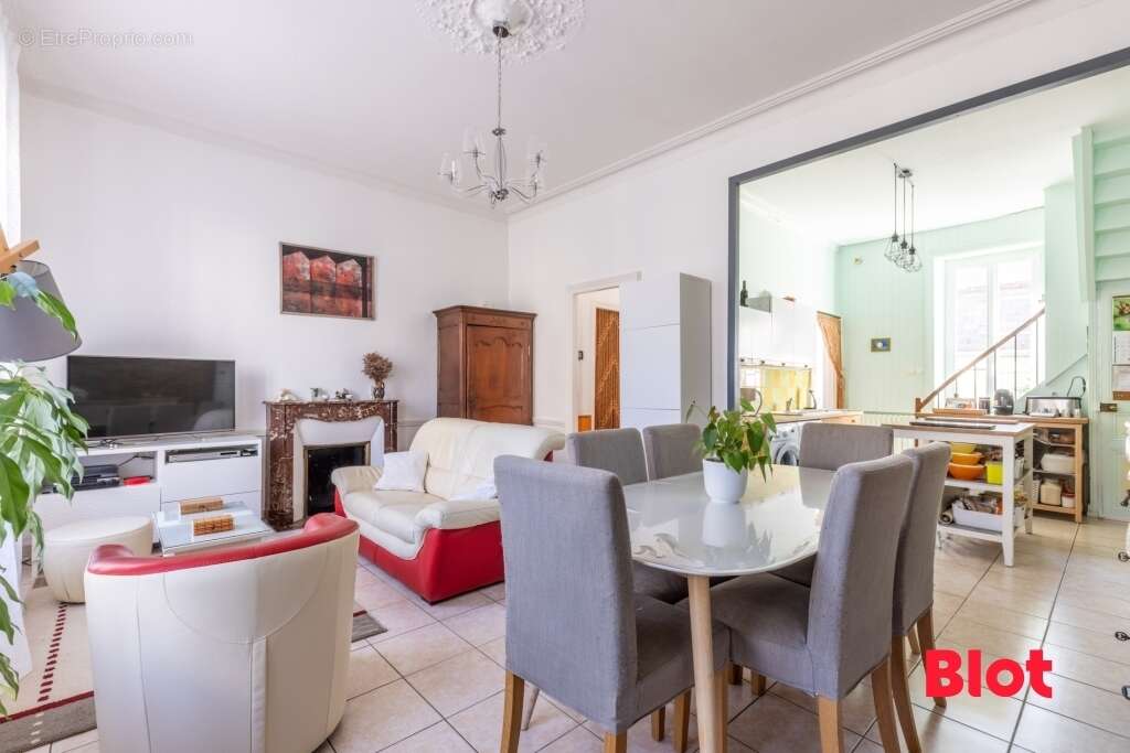 Maison à GRAND-FOUGERAY