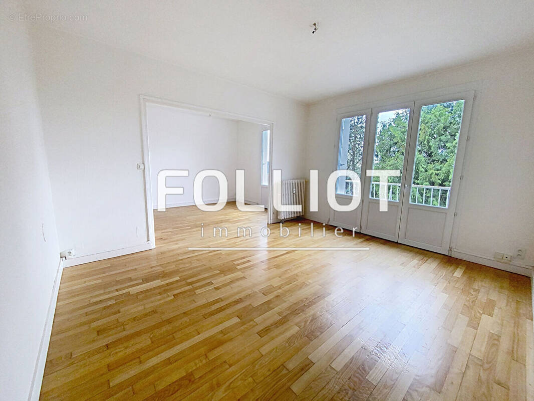 Appartement à FOUGERES