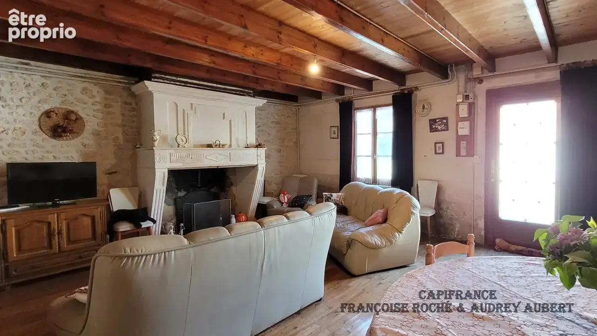 Ensemble immobilier : maison + gîte + annexe + garage, atelier et jardin clos à  NIEUL LES SAINTES (17) - photo 5