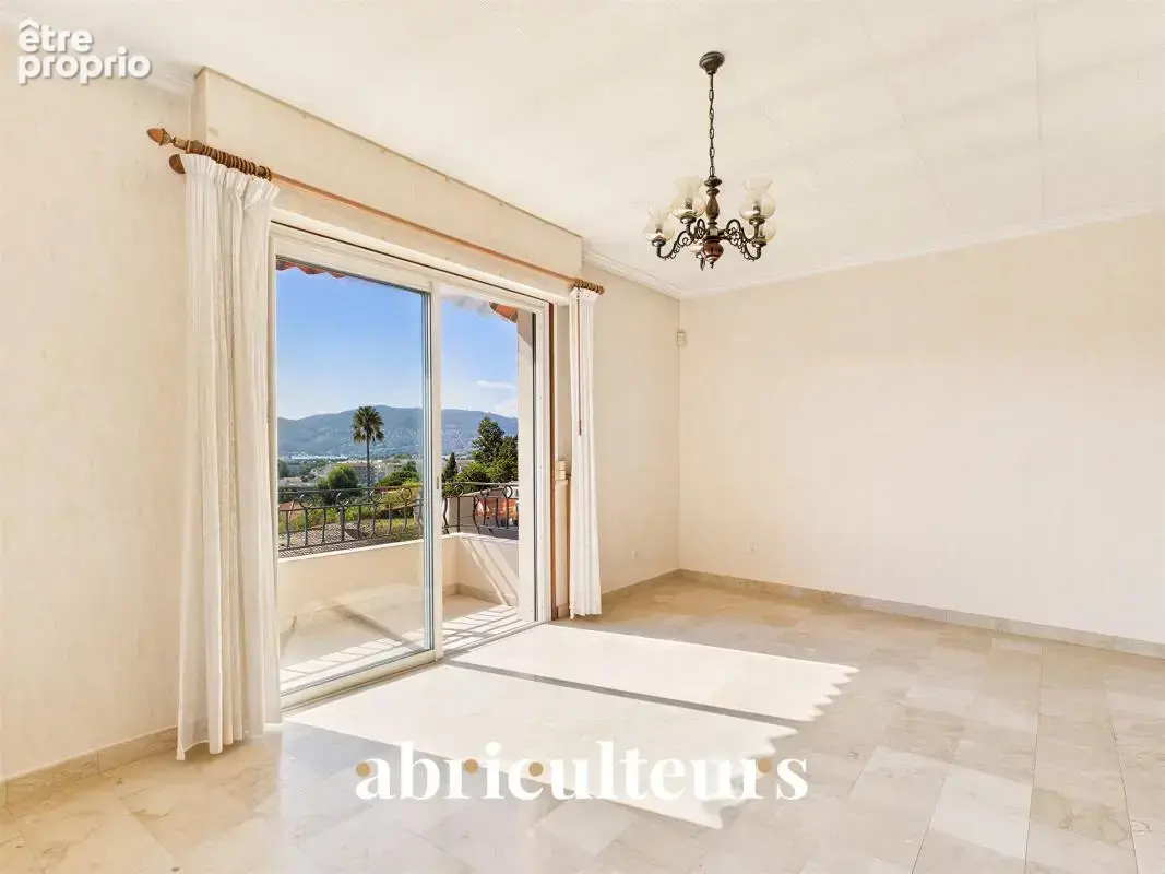 Appartement dans maison - Vue mer panoramique en vente dans le Quartier du Coteau Saint-Pierre - 93 m² (06150) - photo 2