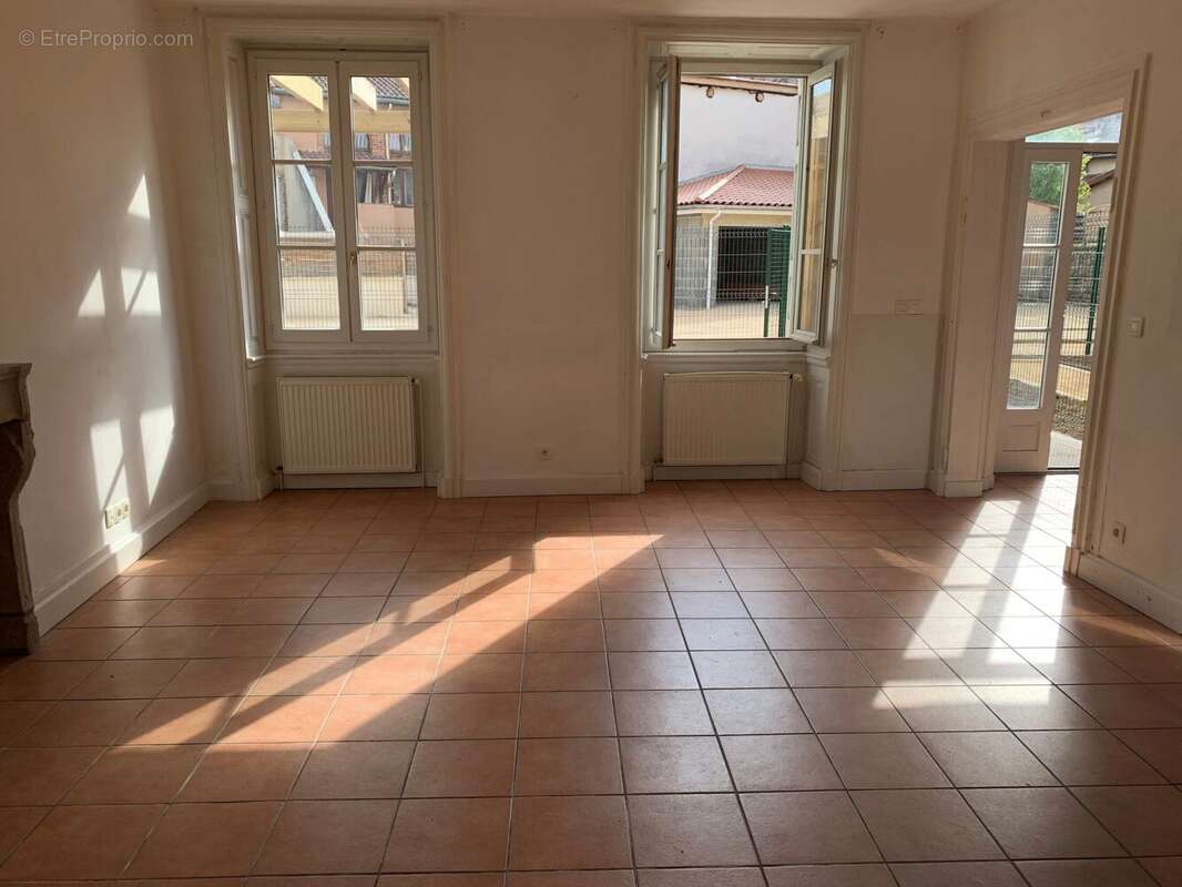 Appartement à SAINT-JUST-SAINT-RAMBERT