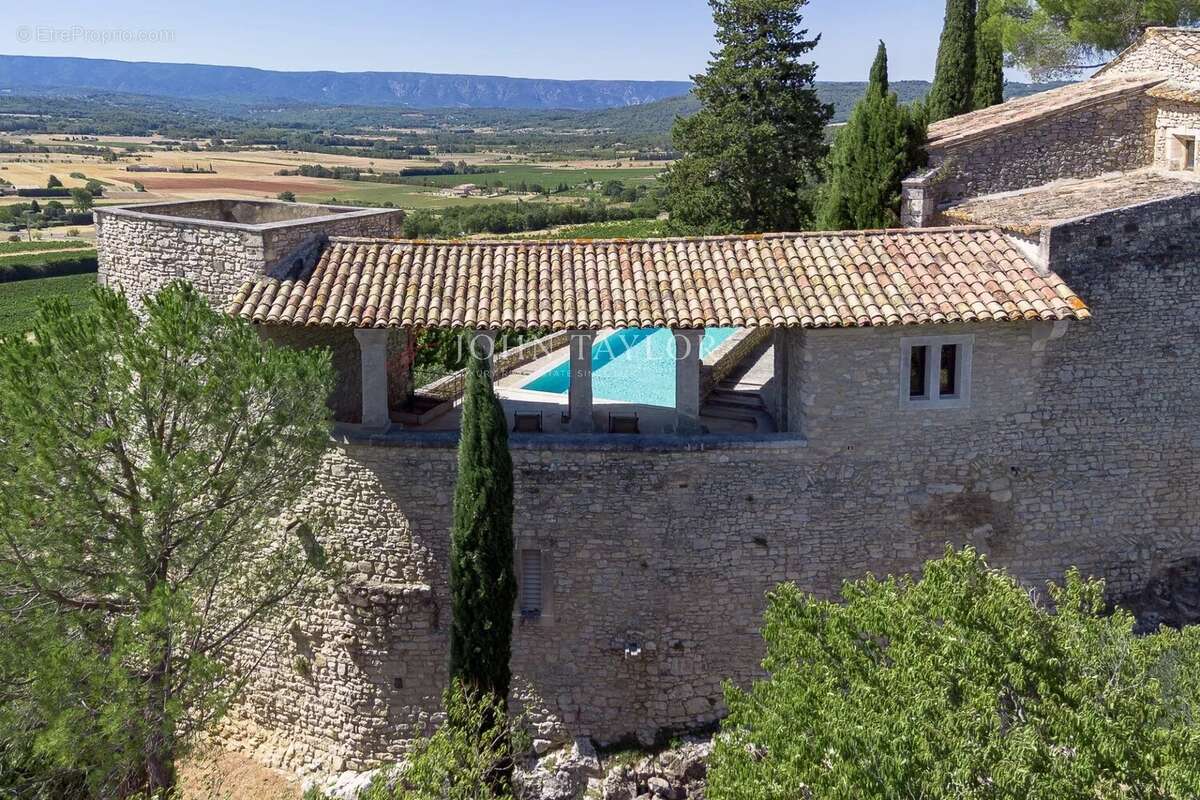 Propriete exceptionnelle commanderie des templiers du xiième siècle entièrement rénovée - photo 8