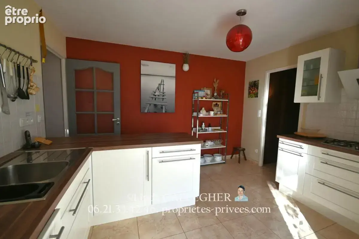 Villa  6 pièce(s) totalisant 205 m2 dont 171m2 habitables - photo 7