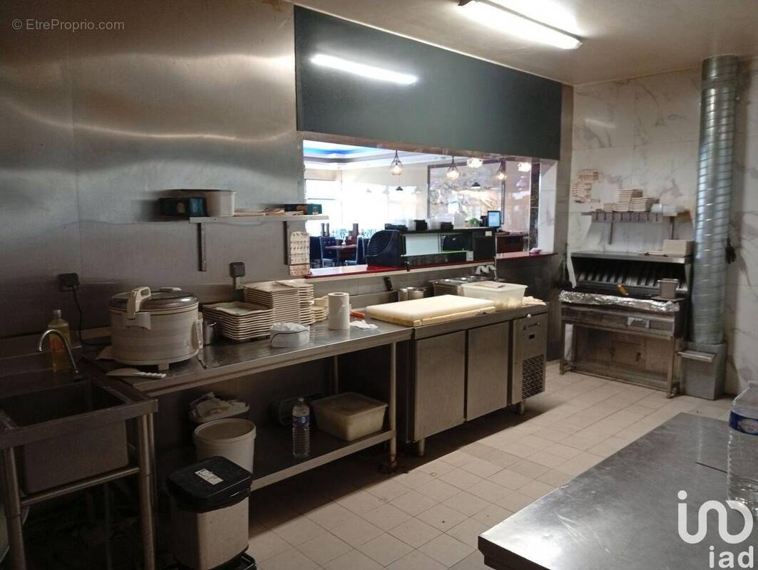 Photo 1 - Commerce à VERNOUILLET