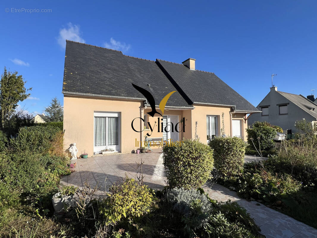 Maison à LE VIVIER-SUR-MER