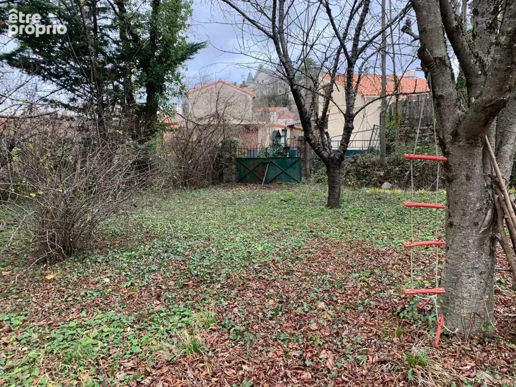  terrain de 2550 m2 arboré constructible et viabilisé - photo 6