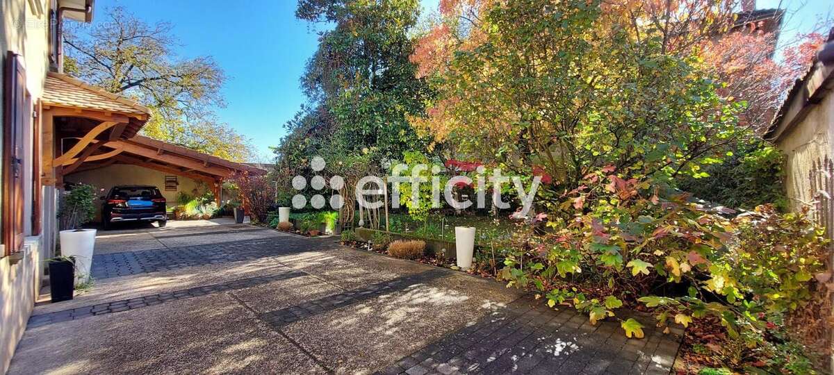 Maison à SAINT-SIMEON-DE-BRESSIEUX