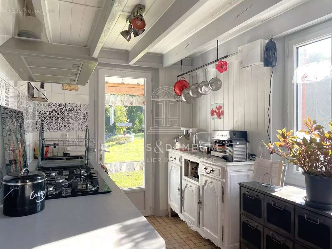 Maison à SAINT-BONNET-TRONCAIS