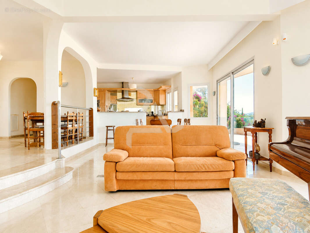 Dans le domaine très exclusif de « marina di fiori » à porto-vecchio villa d’exeption de 354m2 - photo 12
