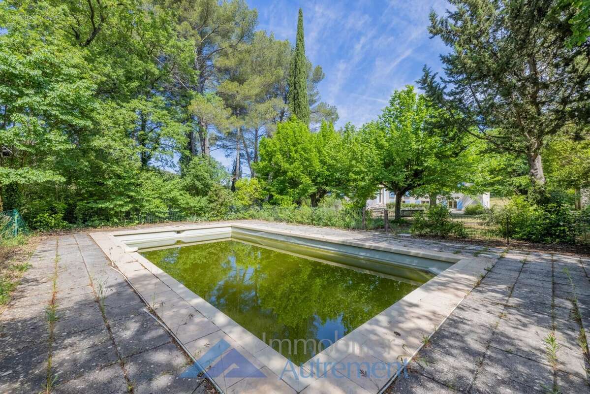 Maison à LE THOLONET