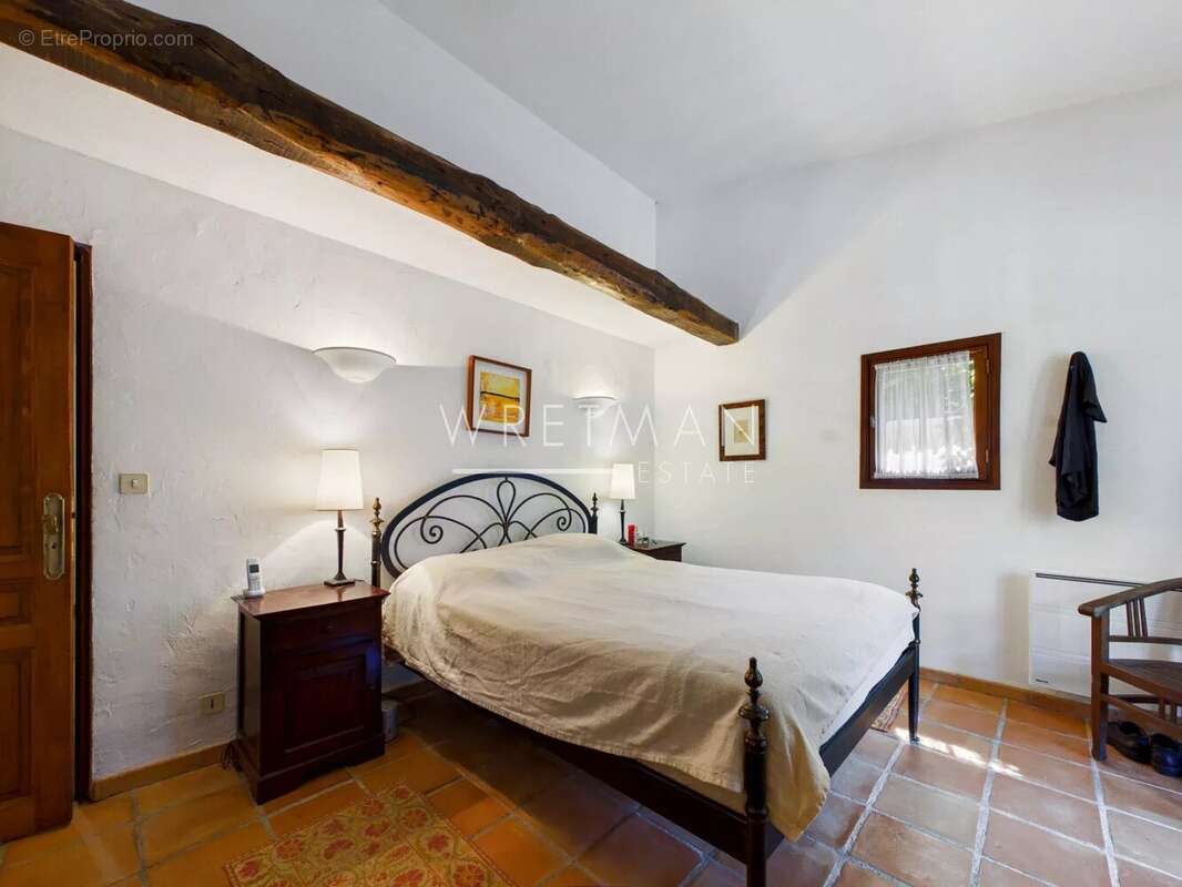 Maison à TOURRETTES-SUR-LOUP