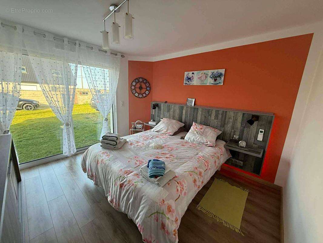 Maison à OYE-PLAGE