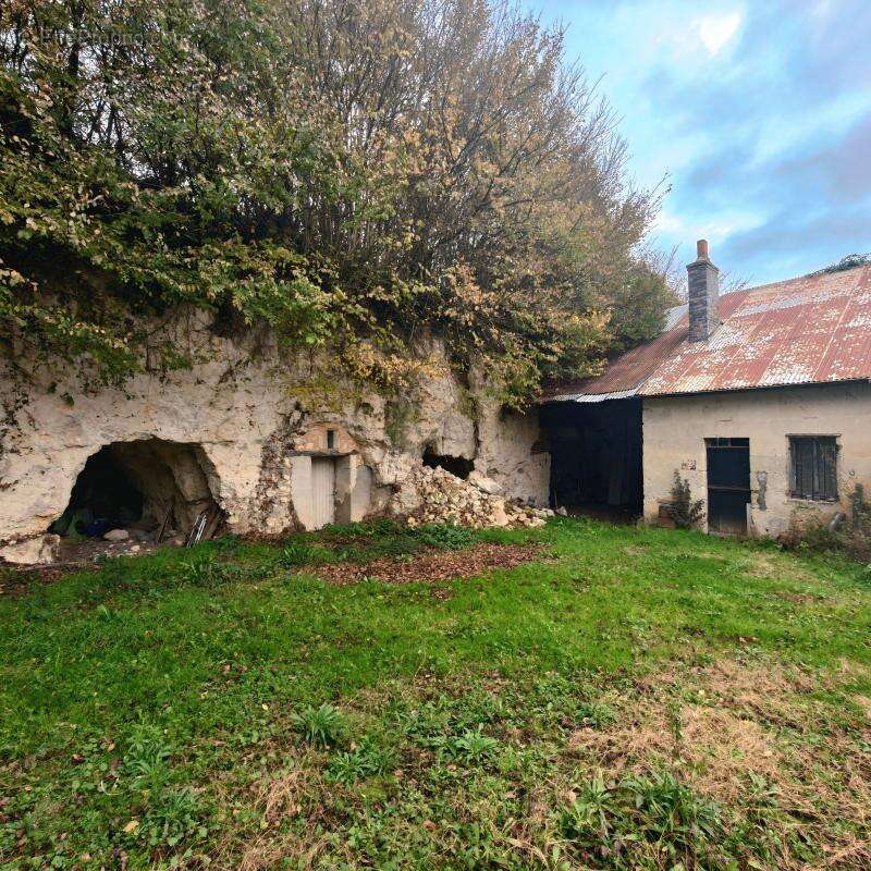 Terrain à SAINT-CHRISTOPHE-SUR-LE-NAIS