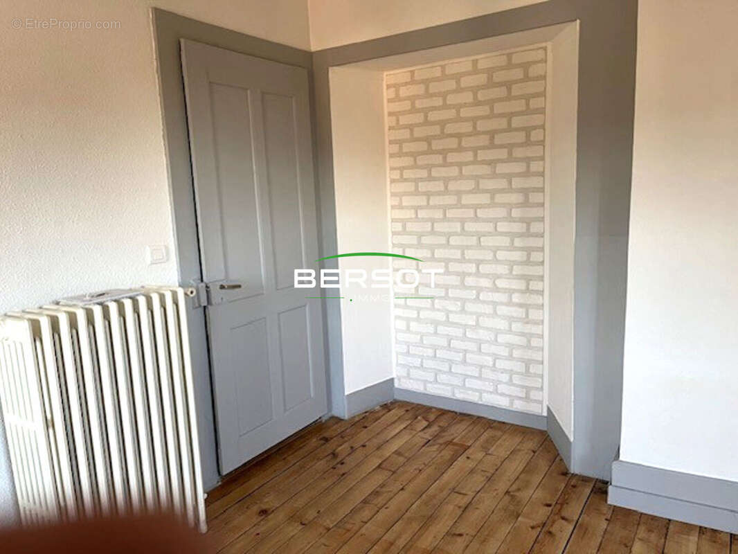 Appartement à deux pas du lycée, de l'hôpital et proche de la Suisse - photo 7