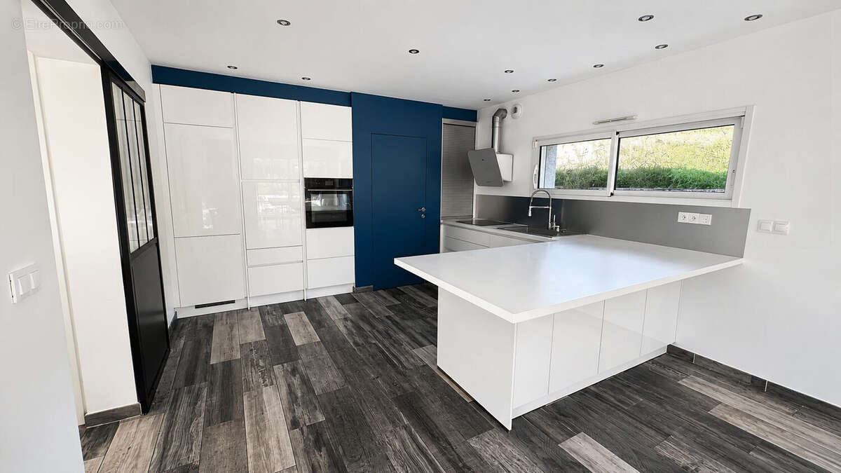 Maison 158 m² à Fessy  - photo 8