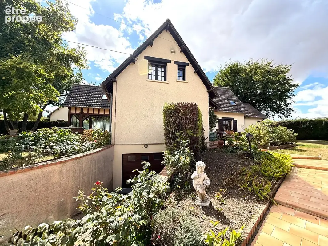 Maison à SAINTE-COLOMBE-LA-COMMANDERIE