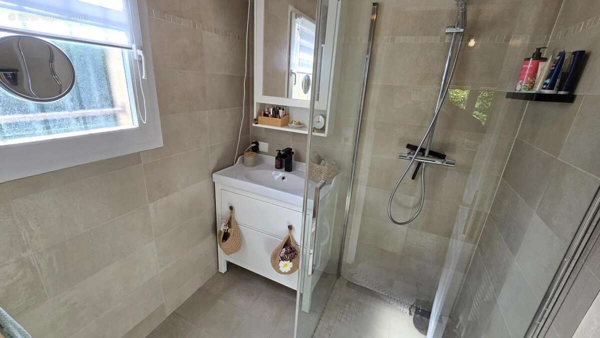 Maison à CHENS-SUR-LEMAN