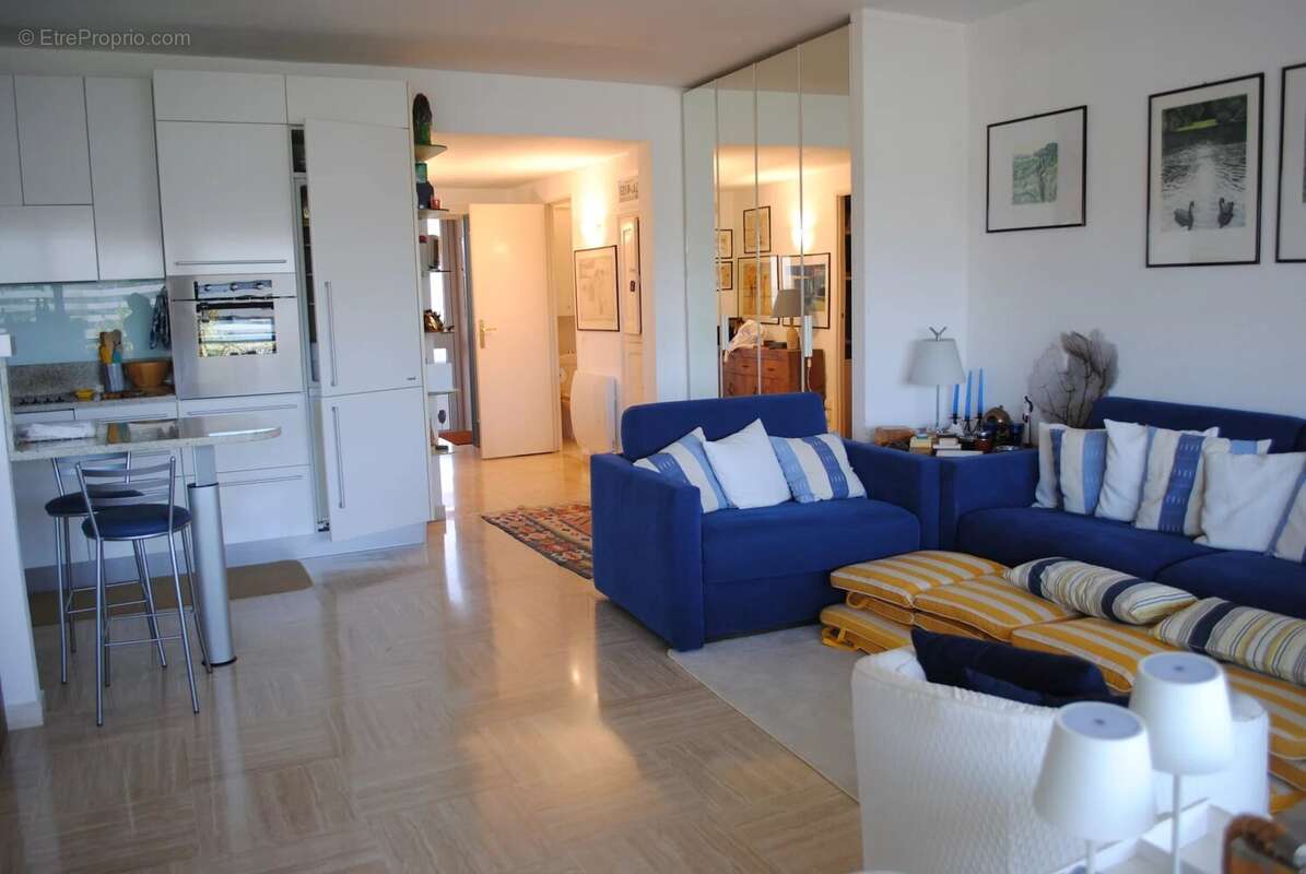 Appartement à VILLENEUVE-LOUBET