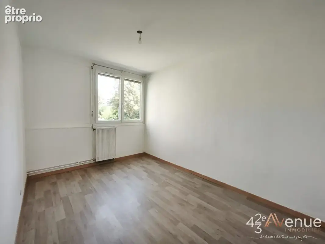 Appartement 96 m² à Saint-Etienne  - photo 3