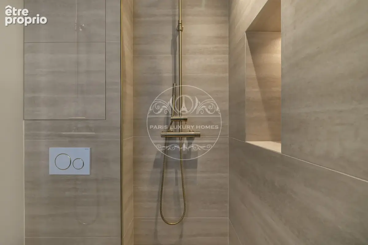 Superbe pied à terre à Paris 8ème ! - photo 14
