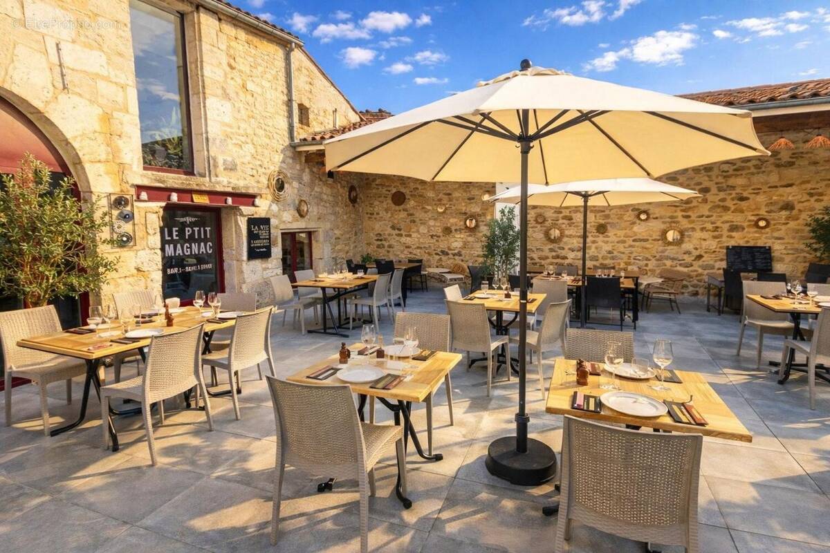 Photo 1 - Commerce à MAGNAC-SUR-TOUVRE